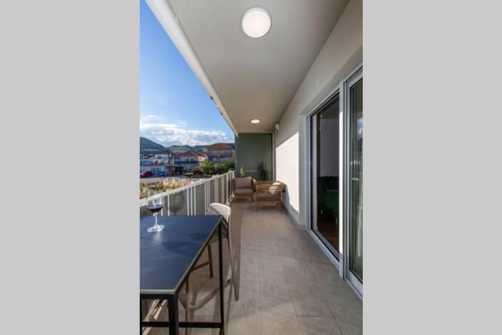 Apartman Anja, Apartman S Pogledom Apartment โตรกีร์ ภายนอก รูปภาพ
